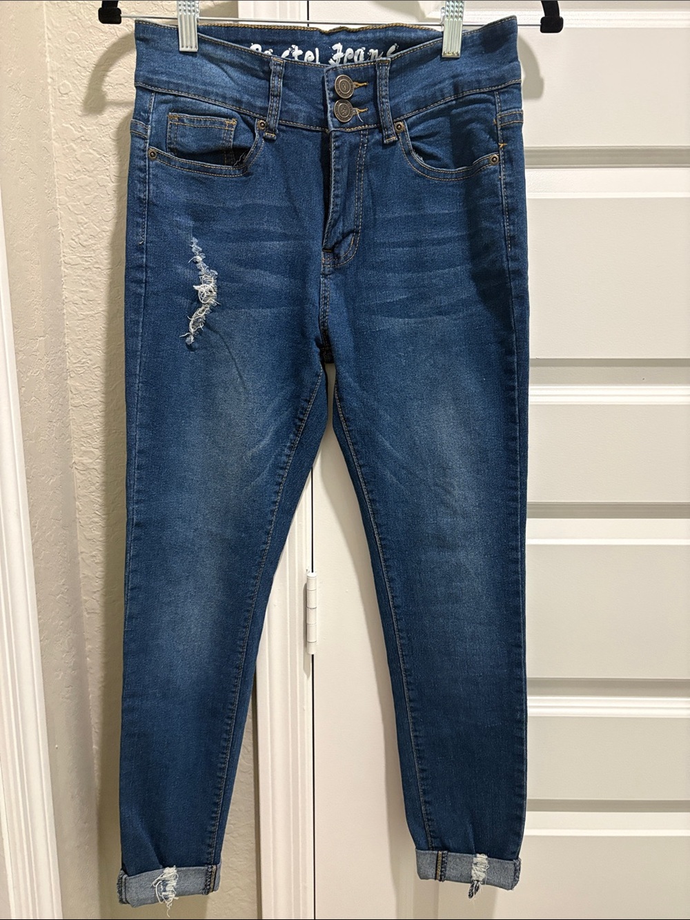 Women’s Slim Straight Jeans in Dark Blue